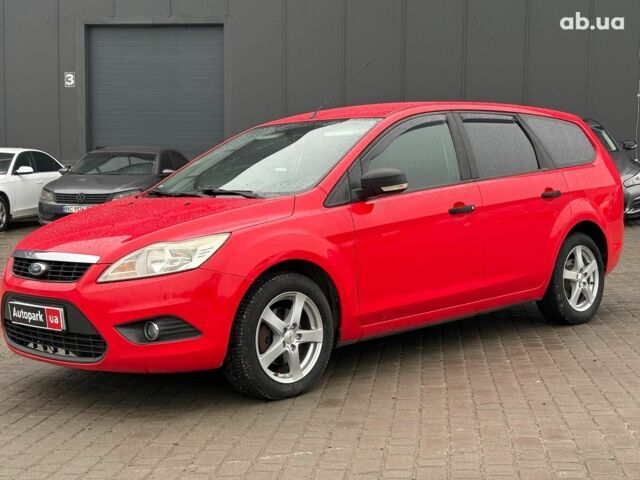 Красный Форд Фокус, объемом двигателя 1.6 л и пробегом 206 тыс. км за 4540 $, фото 1 на Automoto.ua