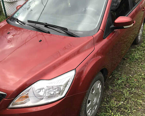 Красный Форд Фокус, объемом двигателя 1.56 л и пробегом 167 тыс. км за 4500 $, фото 1 на Automoto.ua