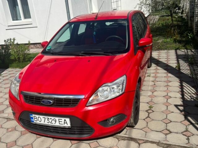 Красный Форд Фокус, объемом двигателя 1.56 л и пробегом 227 тыс. км за 4750 $, фото 1 на Automoto.ua