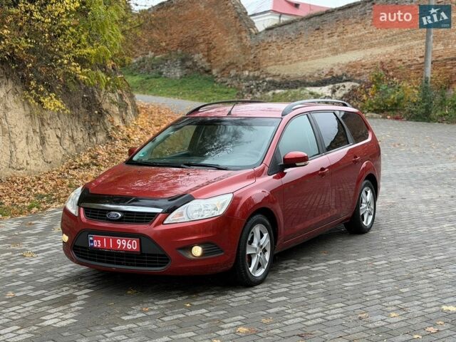 Красный Форд Фокус, объемом двигателя 1.6 л и пробегом 210 тыс. км за 6100 $, фото 1 на Automoto.ua