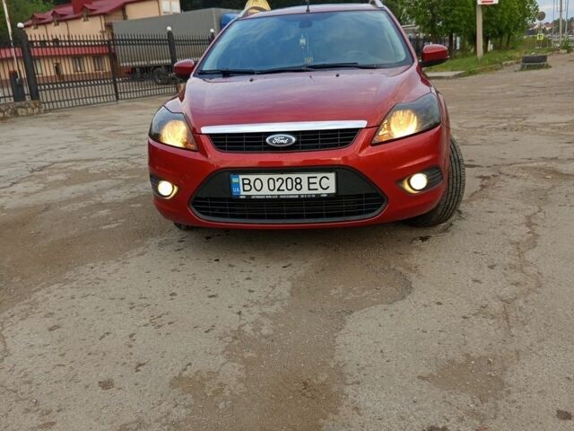 Червоний Форд Фокус, об'ємом двигуна 1.6 л та пробігом 317 тис. км за 4699 $, фото 1 на Automoto.ua