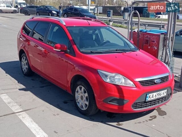 Красный Форд Фокус, объемом двигателя 1.6 л и пробегом 230 тыс. км за 5300 $, фото 1 на Automoto.ua