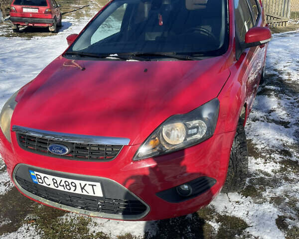 Красный Форд Фокус, объемом двигателя 1.6 л и пробегом 256 тыс. км за 4750 $, фото 1 на Automoto.ua