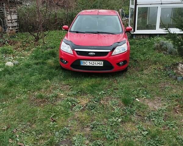 Красный Форд Фокус, объемом двигателя 1.8 л и пробегом 240 тыс. км за 4500 $, фото 1 на Automoto.ua