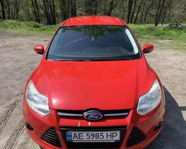 Красный Форд Фокус, объемом двигателя 1.6 л и пробегом 295 тыс. км за 6300 $, фото 1 на Automoto.ua