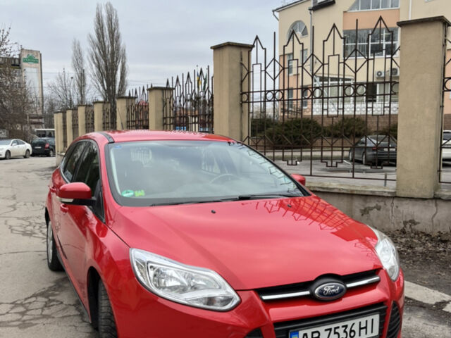 Красный Форд Фокус, объемом двигателя 1.6 л и пробегом 159 тыс. км за 7750 $, фото 1 на Automoto.ua