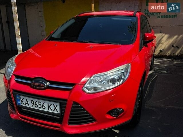 Красный Форд Фокус, объемом двигателя 1.6 л и пробегом 250 тыс. км за 9000 $, фото 1 на Automoto.ua