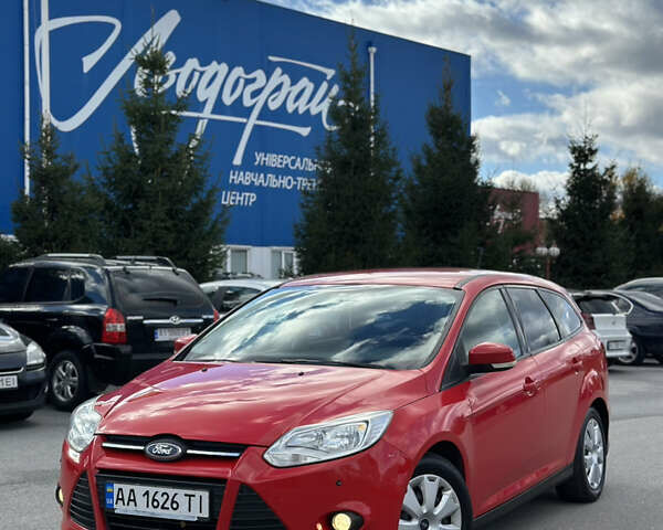 Красный Форд Фокус, объемом двигателя 1.6 л и пробегом 256 тыс. км за 6400 $, фото 1 на Automoto.ua