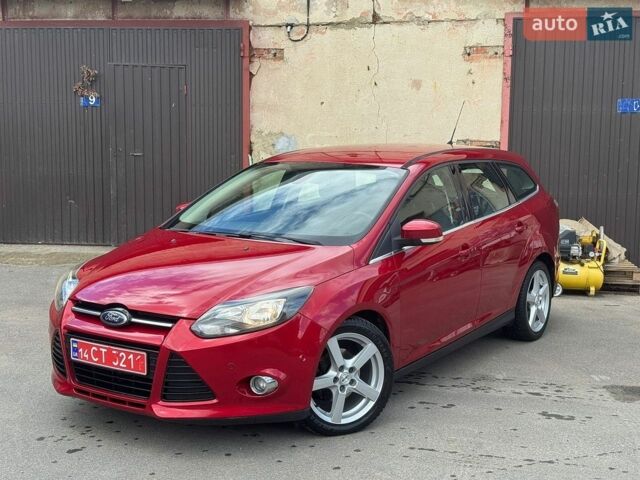 Красный Форд Фокус, объемом двигателя 1.6 л и пробегом 215 тыс. км за 7700 $, фото 1 на Automoto.ua