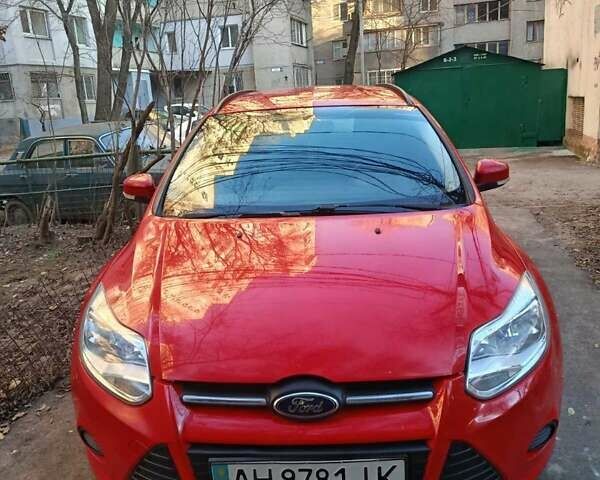 Червоний Форд Фокус, об'ємом двигуна 1 л та пробігом 215 тис. км за 4950 $, фото 1 на Automoto.ua