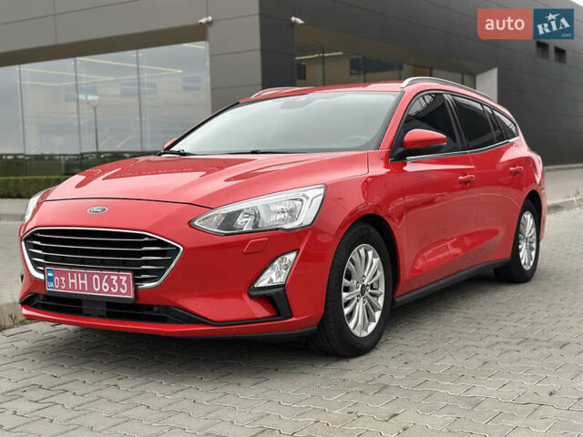 Красный Форд Фокус, объемом двигателя 1.5 л и пробегом 96 тыс. км за 14300 $, фото 1 на Automoto.ua