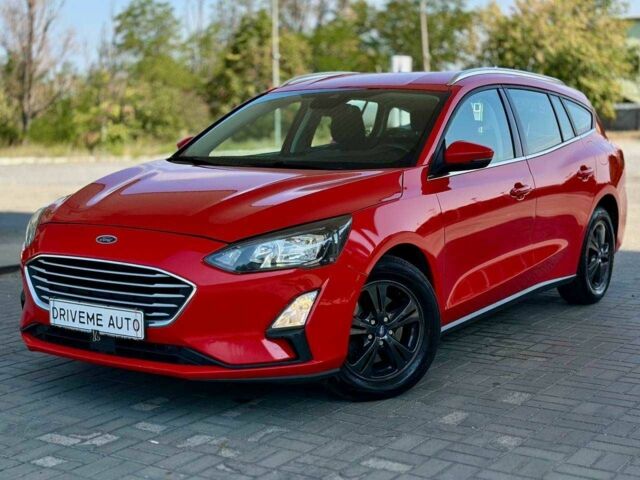 Червоний Форд Фокус, об'ємом двигуна 1.5 л та пробігом 242 тис. км за 11499 $, фото 1 на Automoto.ua