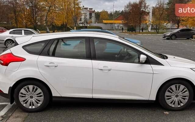 Форд Фокус 2015 в Киеве на Automoto.ua Форд Фокус, объемом двигателя 1 л и пробегом 121 тыс. км за 9000 $, фото 1 на Automoto.ua