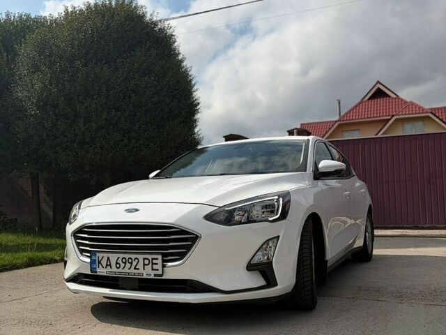 Форд Фокус, объемом двигателя 1.5 л и пробегом 131 тыс. км за 13500 $, фото 1 на Automoto.ua