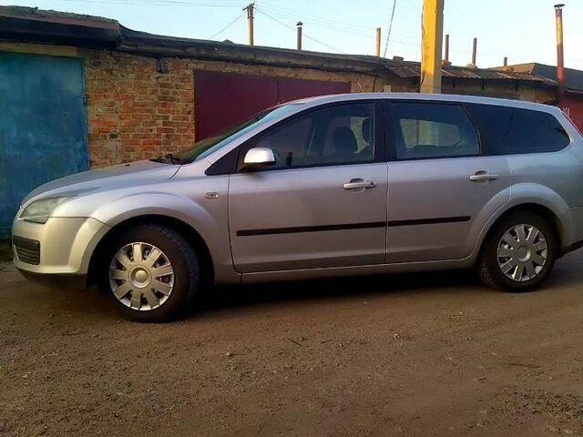 Форд Фокус, объемом двигателя 1.5 л и пробегом 312 тыс. км за 3800 $, фото 1 на Automoto.ua