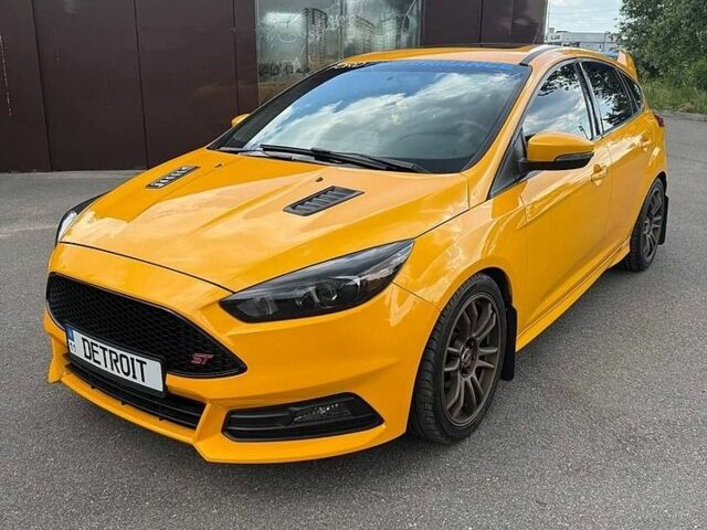 Жовтий Форд Фокус, об'ємом двигуна 2 л та пробігом 114 тис. км за 13500 $, фото 1 на Automoto.ua