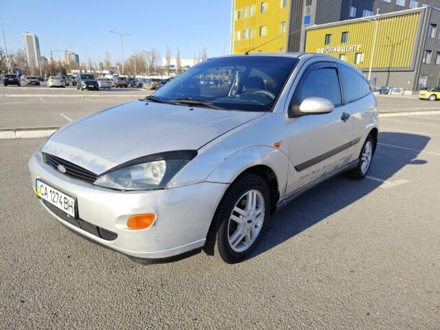 Серый Форд Фокус, объемом двигателя 1.6 л и пробегом 300 тыс. км за 2450 $, фото 1 на Automoto.ua