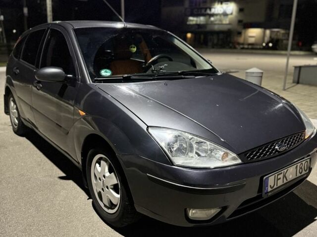 Серый Форд Фокус, объемом двигателя 1.6 л и пробегом 260 тыс. км за 2000 $, фото 1 на Automoto.ua