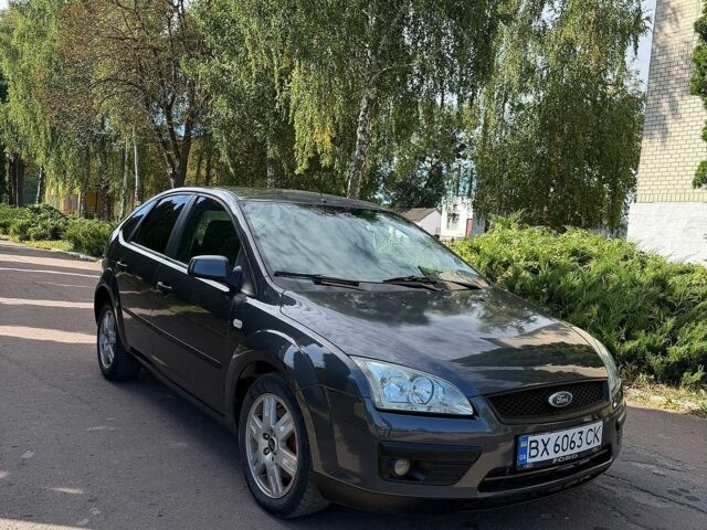 Сірий Форд Фокус, об'ємом двигуна 2 л та пробігом 280 тис. км за 4400 $, фото 1 на Automoto.ua
