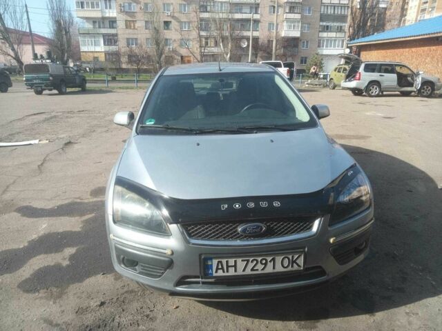 Серый Форд Фокус, объемом двигателя 1.6 л и пробегом 150 тыс. км за 4300 $, фото 1 на Automoto.ua