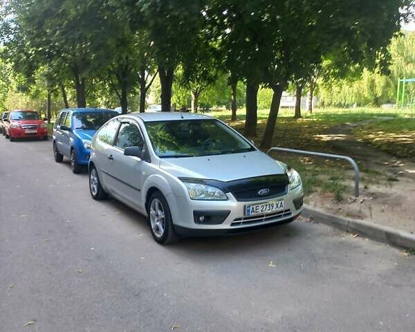 Сірий Форд Фокус, об'ємом двигуна 1.6 л та пробігом 190 тис. км за 4300 $, фото 1 на Automoto.ua