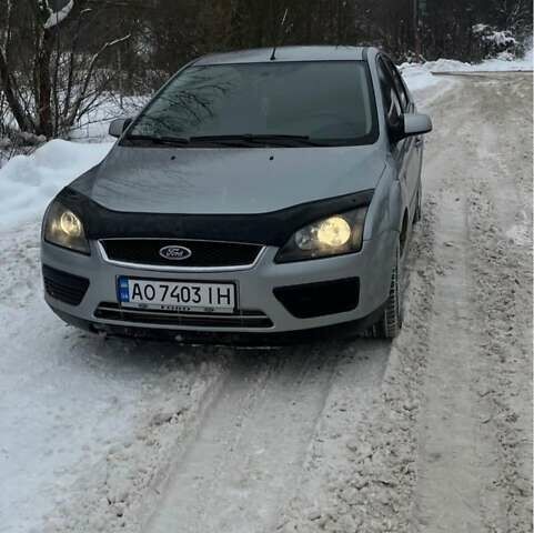 Серый Форд Фокус, объемом двигателя 1.56 л и пробегом 270 тыс. км за 3700 $, фото 1 на Automoto.ua
