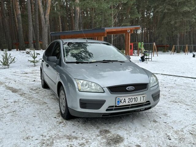 Серый Форд Фокус, объемом двигателя 1.6 л и пробегом 320 тыс. км за 4800 $, фото 1 на Automoto.ua