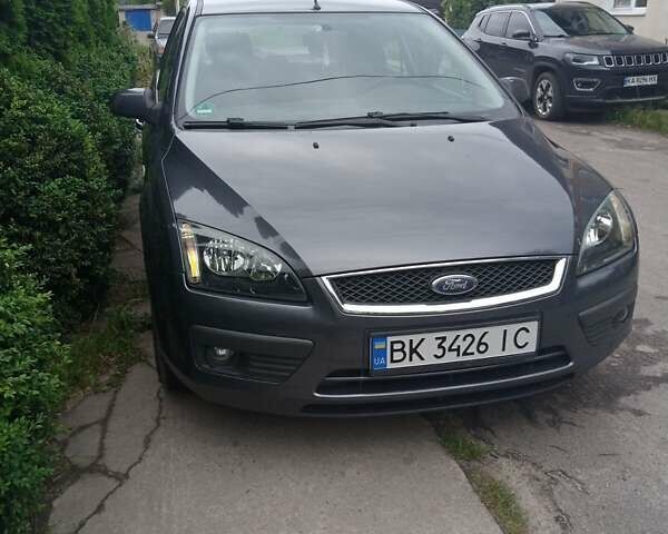 Сірий Форд Фокус, об'ємом двигуна 1.6 л та пробігом 256 тис. км за 5500 $, фото 1 на Automoto.ua
