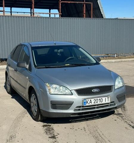 Серый Форд Фокус, объемом двигателя 1.6 л и пробегом 322 тыс. км за 3700 $, фото 1 на Automoto.ua