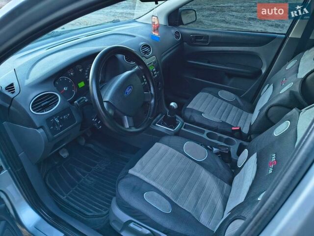 Сірий Форд Фокус, об'ємом двигуна 1.4 л та пробігом 287 тис. км за 3550 $, фото 1 на Automoto.ua