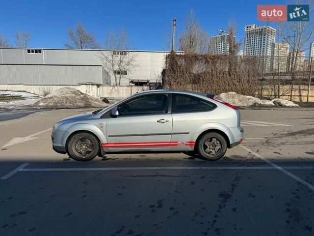 Серый Форд Фокус, объемом двигателя 2 л и пробегом 259 тыс. км за 4000 $, фото 1 на Automoto.ua