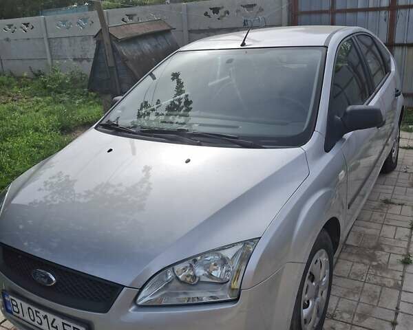Серый Форд Фокус, объемом двигателя 1.6 л и пробегом 220 тыс. км за 5000 $, фото 1 на Automoto.ua