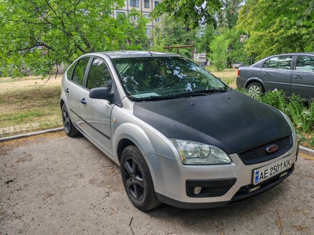 Серый Форд Фокус, объемом двигателя 1.6 л и пробегом 251 тыс. км за 4400 $, фото 1 на Automoto.ua