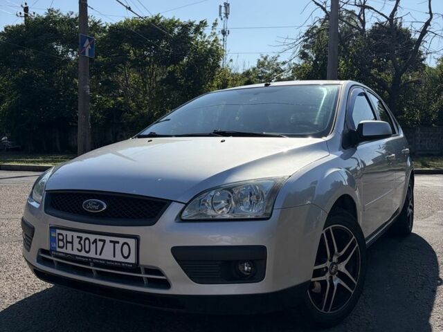Сірий Форд Фокус, об'ємом двигуна 1.6 л та пробігом 212 тис. км за 5500 $, фото 1 на Automoto.ua