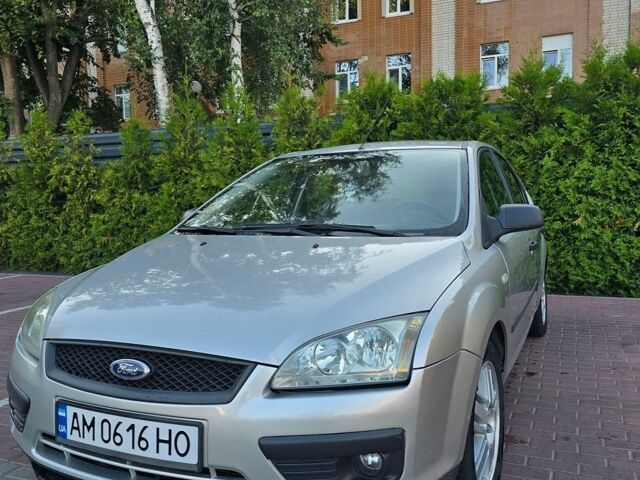 Сірий Форд Фокус, об'ємом двигуна 1.6 л та пробігом 258 тис. км за 4100 $, фото 1 на Automoto.ua