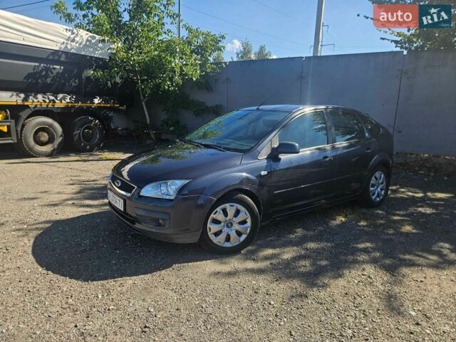 Сірий Форд Фокус, об'ємом двигуна 1.6 л та пробігом 295 тис. км за 3300 $, фото 1 на Automoto.ua