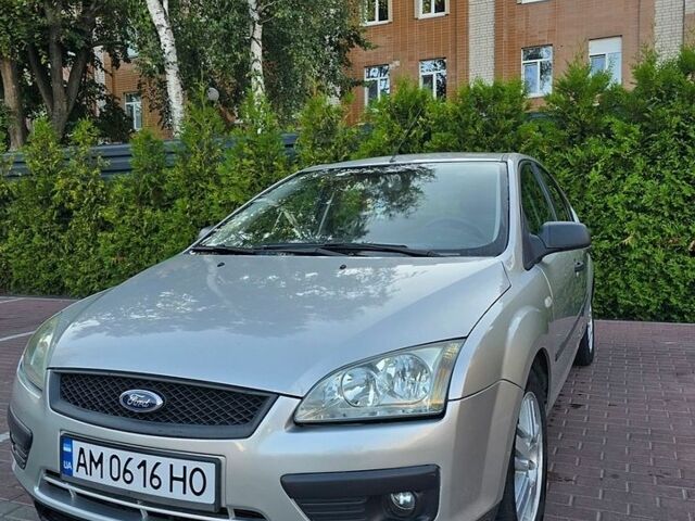 Сірий Форд Фокус, об'ємом двигуна 1.6 л та пробігом 258 тис. км за 4400 $, фото 1 на Automoto.ua