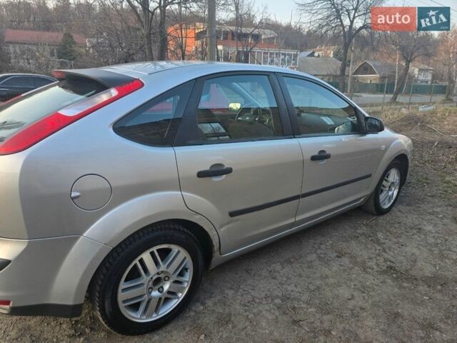 Сірий Форд Фокус, об'ємом двигуна 1.6 л та пробігом 250 тис. км за 4100 $, фото 1 на Automoto.ua