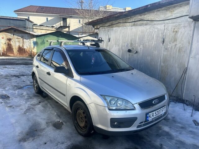 Сірий Форд Фокус, об'ємом двигуна 1.6 л та пробігом 273 тис. км за 3000 $, фото 1 на Automoto.ua