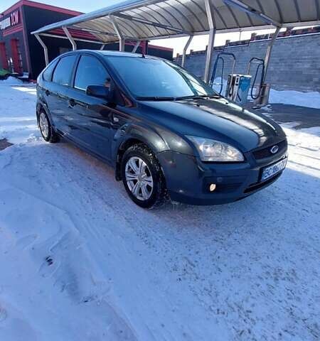 Серый Форд Фокус, объемом двигателя 1.6 л и пробегом 219 тыс. км за 3500 $, фото 1 на Automoto.ua