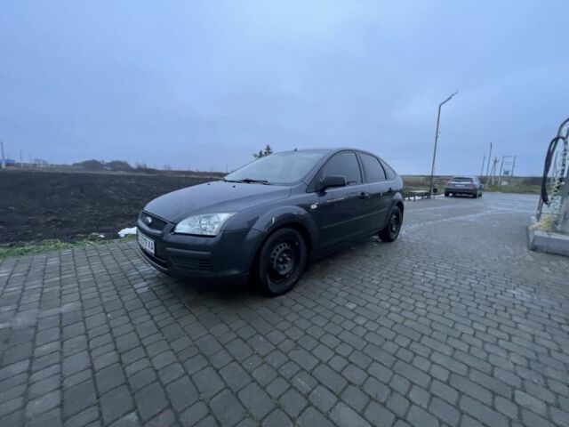 Серый Форд Фокус, объемом двигателя 1.6 л и пробегом 304 тыс. км за 4500 $, фото 1 на Automoto.ua