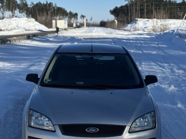 Серый Форд Фокус, объемом двигателя 1.6 л и пробегом 193 тыс. км за 4000 $, фото 1 на Automoto.ua