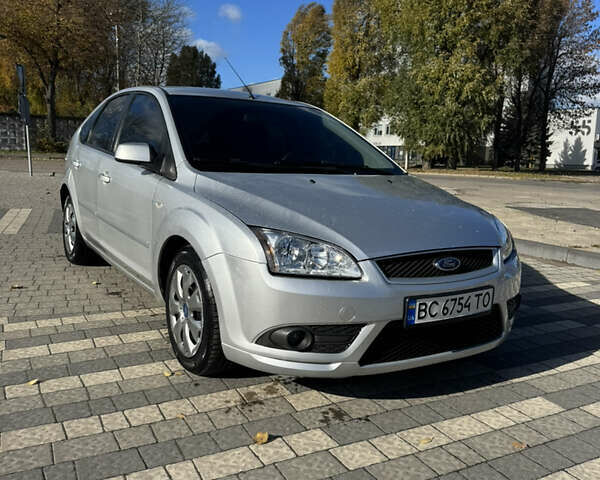 Серый Форд Фокус, объемом двигателя 2 л и пробегом 328 тыс. км за 4300 $, фото 1 на Automoto.ua