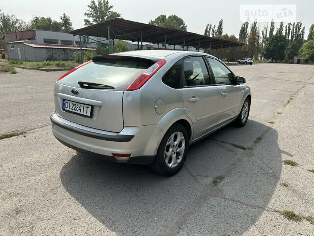 Серый Форд Фокус, объемом двигателя 1.6 л и пробегом 120 тыс. км за 4900 $, фото 1 на Automoto.ua