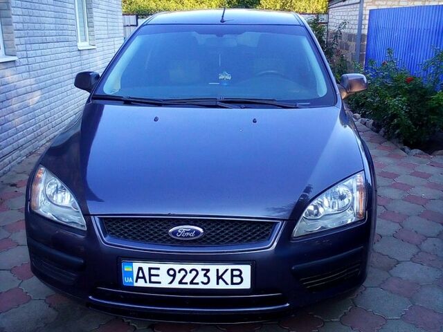 Серый Форд Фокус, объемом двигателя 1.6 л и пробегом 210 тыс. км за 4500 $, фото 1 на Automoto.ua