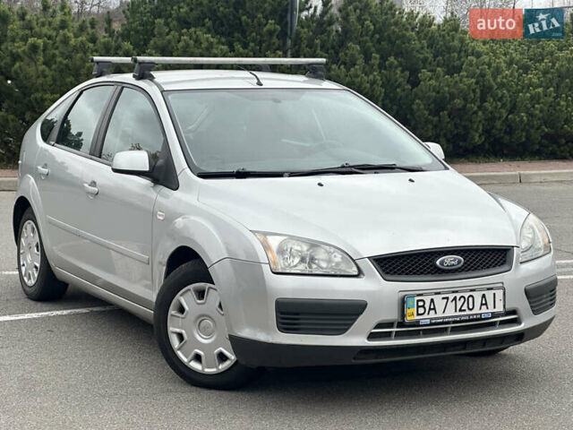 Серый Форд Фокус, объемом двигателя 1.6 л и пробегом 251 тыс. км за 4500 $, фото 1 на Automoto.ua