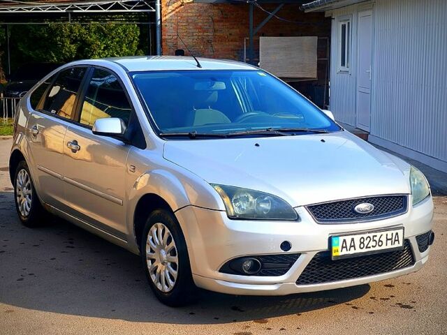 Сірий Форд Фокус, об'ємом двигуна 1.6 л та пробігом 281 тис. км за 3750 $, фото 1 на Automoto.ua