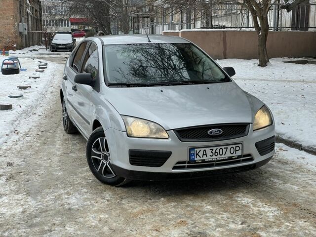 Сірий Форд Фокус, об'ємом двигуна 1.6 л та пробігом 320 тис. км за 3750 $, фото 1 на Automoto.ua