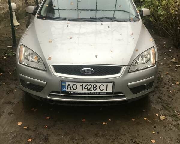 Серый Форд Фокус, объемом двигателя 1.6 л и пробегом 198 тыс. км за 4200 $, фото 1 на Automoto.ua