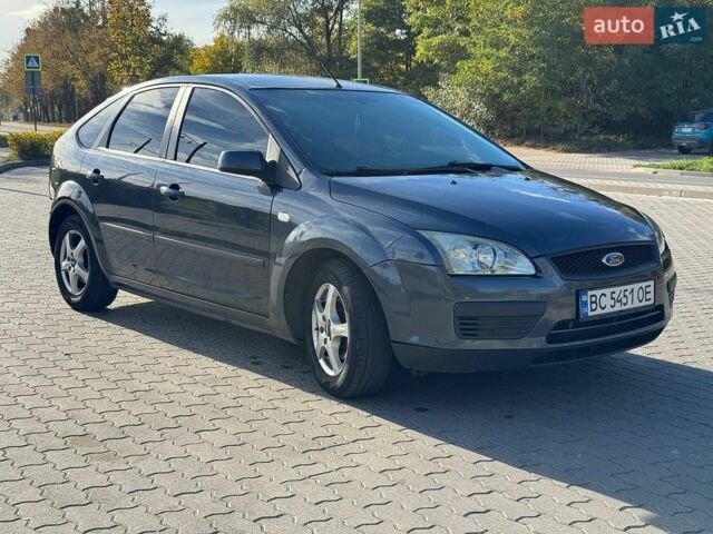 Сірий Форд Фокус, об'ємом двигуна 1.6 л та пробігом 207 тис. км за 3900 $, фото 1 на Automoto.ua